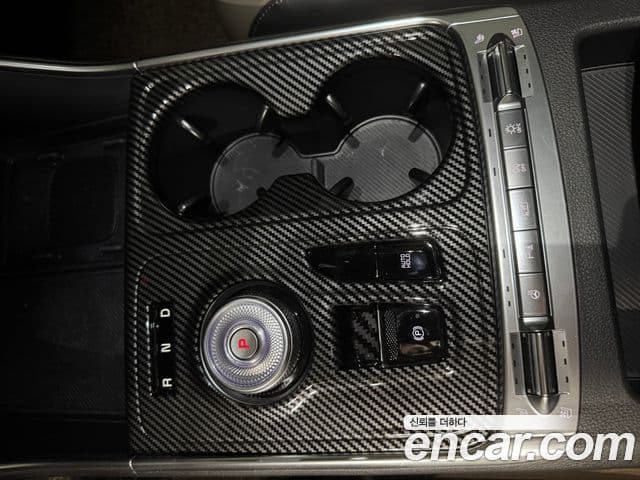 Kia Carnival 2025 — фото 18 из 20