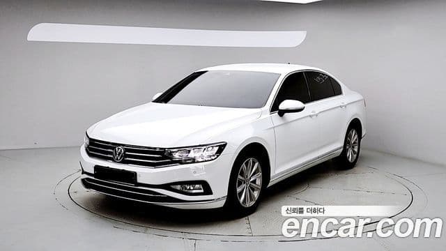 Volkswagen Passat GT 2021 — ფოტო 9/20