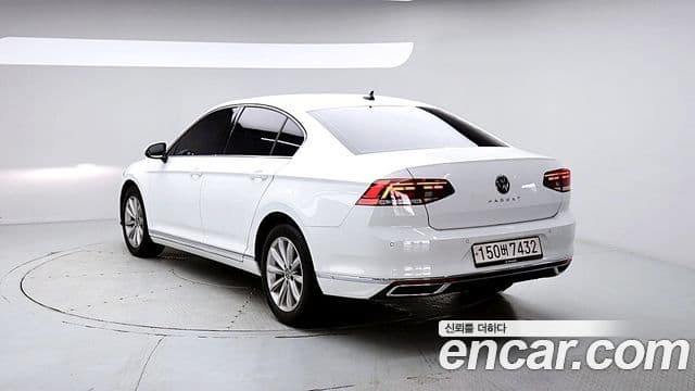 Volkswagen Passat GT 2021 — ფოტო 3/20