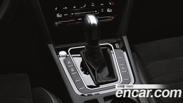 Volkswagen Passat GT 2021 — ფოტო 7/20