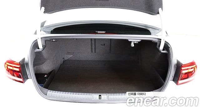 Volkswagen Passat GT 2021 — ფოტო 19/20