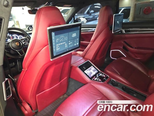 Porsche Panamera 2018 — Фото 16/20