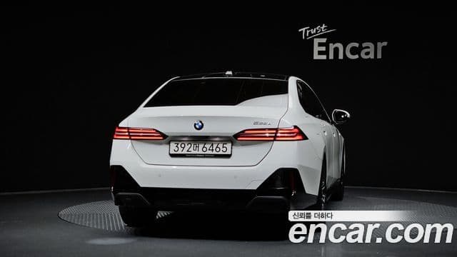 BMW 5 Series 2025 — ფოტო 4/20