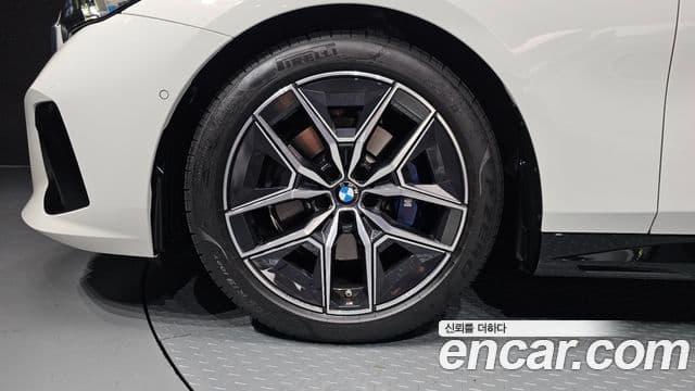 BMW 5 Series 2025 — ფოტო 5/20