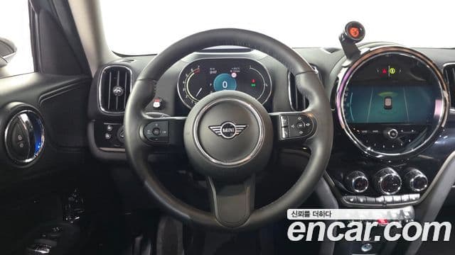 Mini Cooper Countryman 2023 — ფოტო 17/20