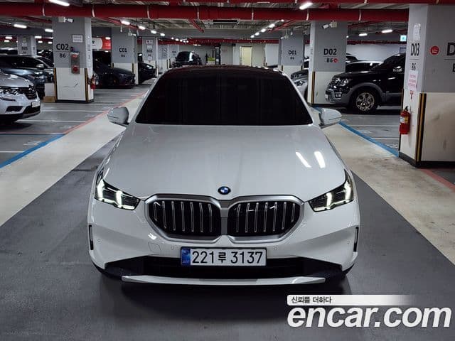 BMW 5 Series 2025 — ფოტო 2/20