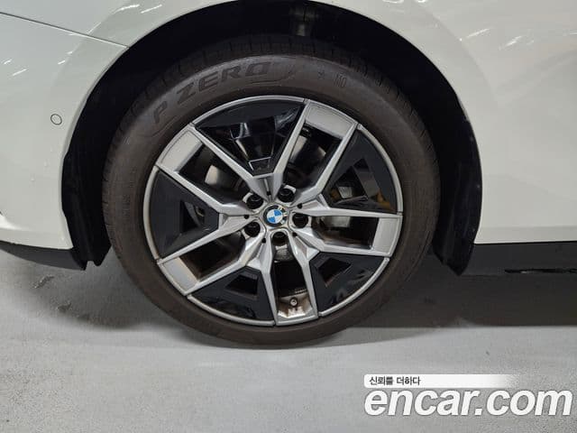 BMW 5 Series 2025 — ფოტო 4/20