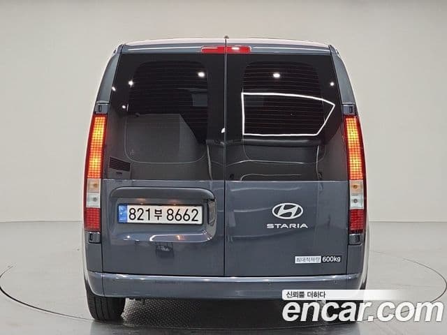 Hyundai Staria 2024 — ფოტო 2/18