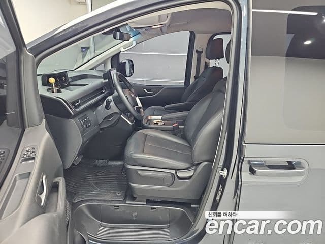 Hyundai Staria 2024 — ფოტო 10/18