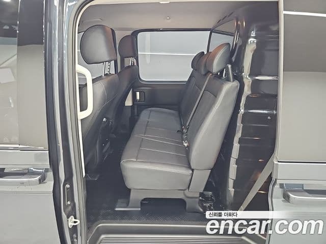 Hyundai Staria 2024 — ფოტო 11/18