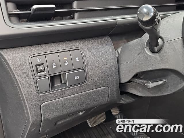 Hyundai Staria 2024 — ფოტო 15/18