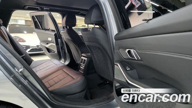 BMW 3 Series 2025 — ფოტო 13/20