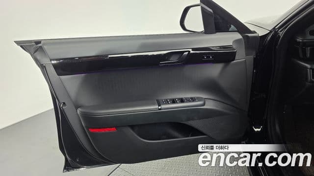 Hyundai Grandeur Hybrid 2025 — Photo 3/39