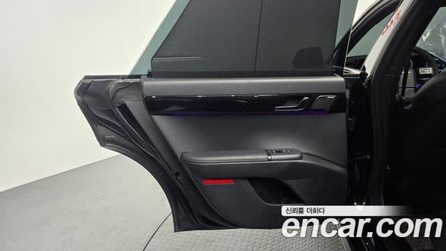 Hyundai Grandeur Hybrid 2025 — Photo 35/39
