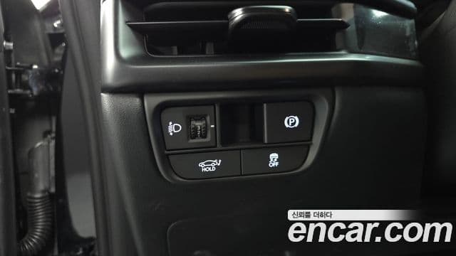 Hyundai Grandeur Hybrid 2025 — Photo 33/39