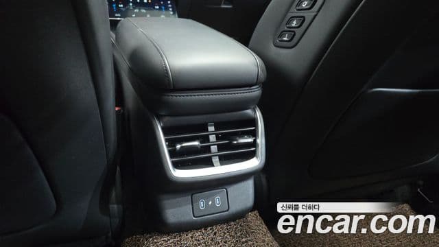 Hyundai Grandeur Hybrid 2025 — Photo 36/39
