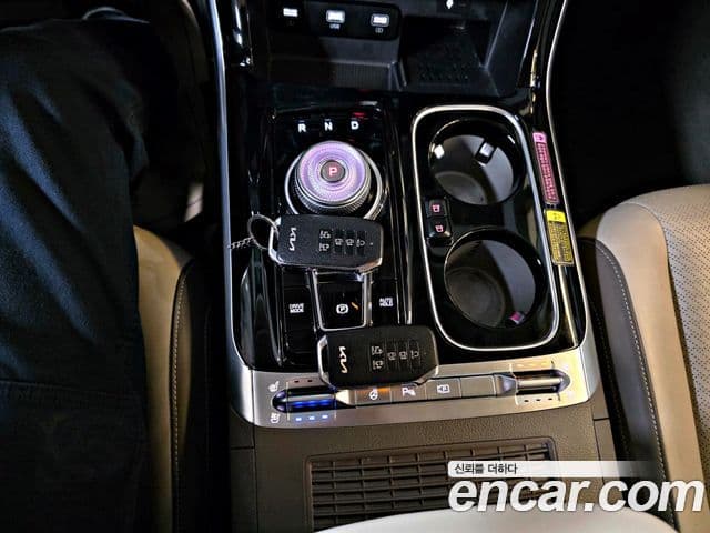 Kia Carnival 2022 — Şəkil 18/20