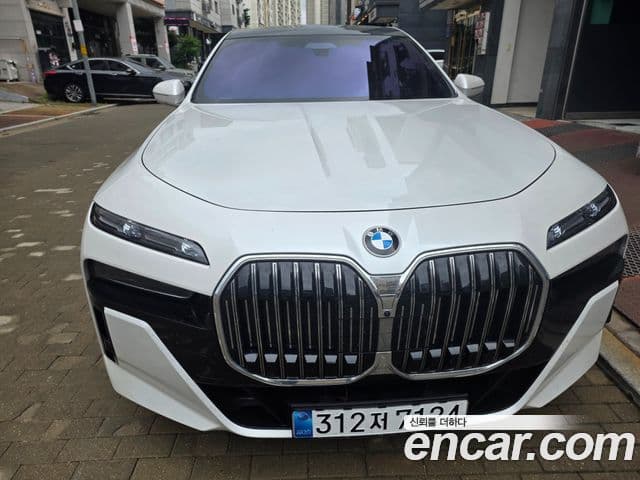 BMW 7 Series 2025 — Şəkil 2/8