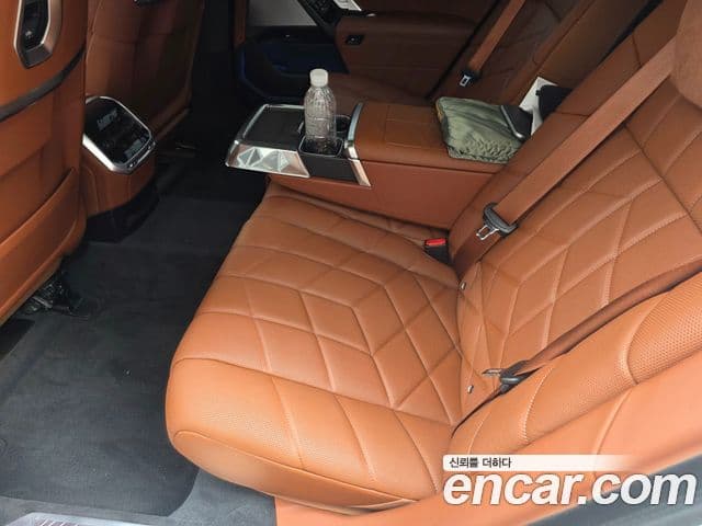 BMW 7 Series 2025 — Şəkil 6/8