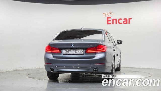 BMW 5 Series 2019 — ფოტო 3/20