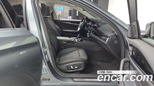 BMW 5 Series 2019 — ფოტო 11/20