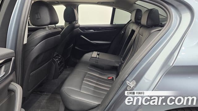 BMW 5 Series 2019 — ფოტო 12/20