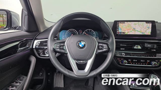 BMW 5 Series 2019 — Şəkil 16/34