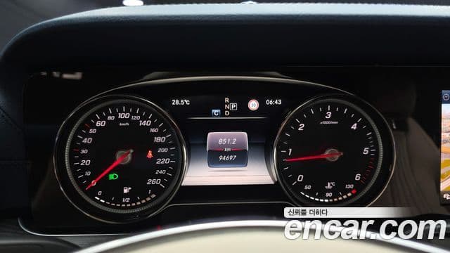 Mercedes-Benz E-Class 2018 — Şəkil 8/20