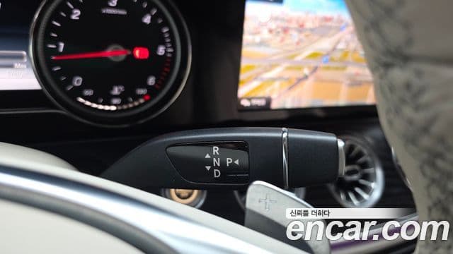 Mercedes-Benz E-Class 2018 — Şəkil 9/20