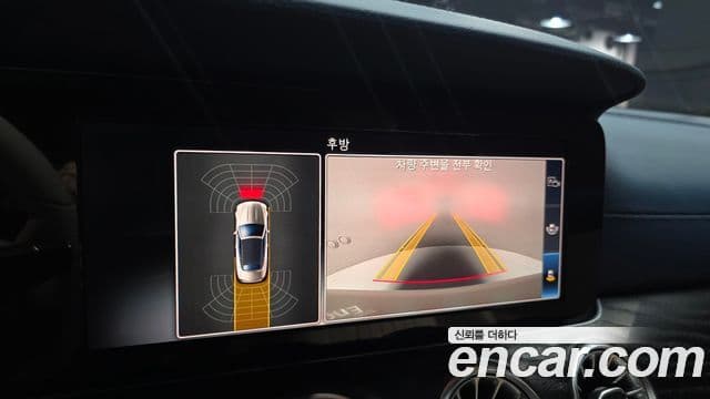 Mercedes-Benz E-Class 2018 — ფოტო 16/20