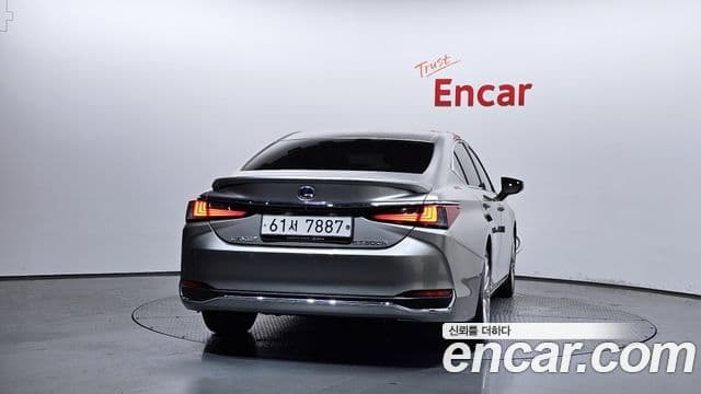 Lexus ES300h 2019 — Şəkil 4/20