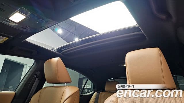 Lexus ES300h 2019 — Şəkil 15/20