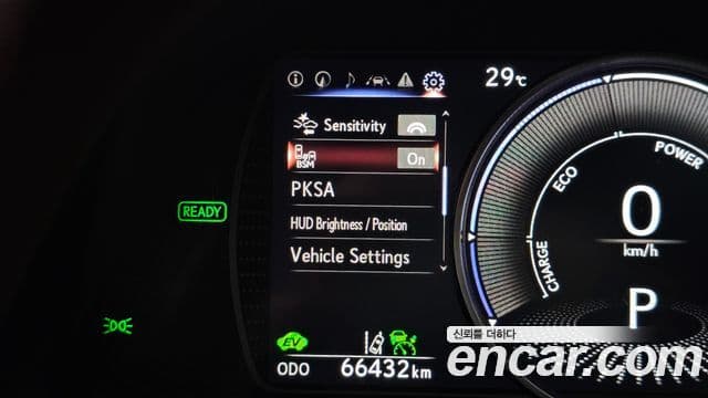 Lexus ES300h 2019 — Şəkil 18/20