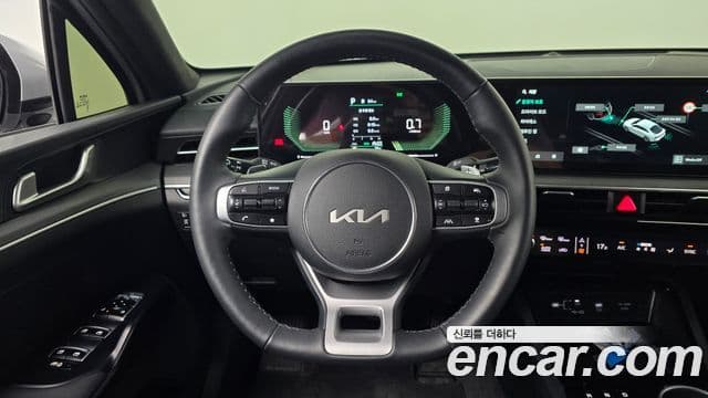 Kia K5 2025 — ფოტო 13/20