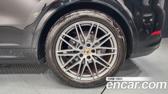 Porsche Cayenne 2024 — Photo 19/40