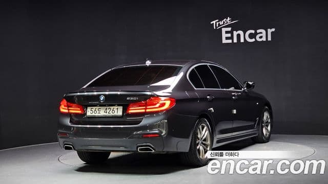 BMW 5 Series 2018 — ფოტო 2/20