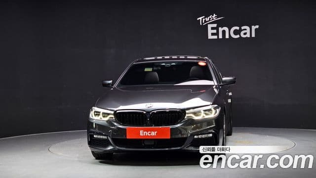 BMW 5 Series 2018 — ფოტო 3/20