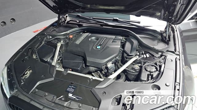 BMW 5 Series 2018 — ფოტო 6/20