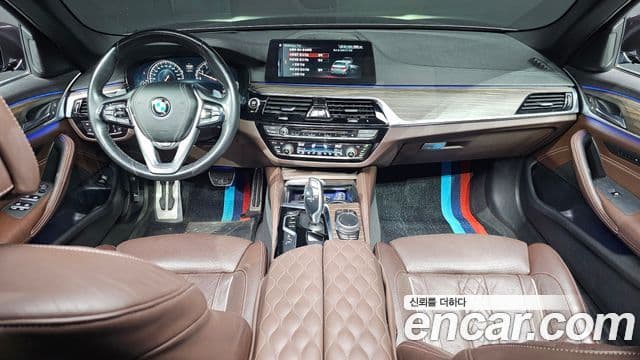 BMW 5 Series 2018 — ფოტო 7/20