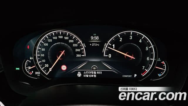 BMW 5 Series 2018 — ფოტო 8/20