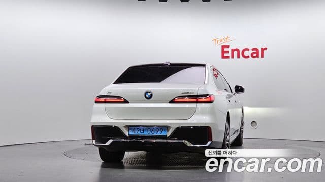 BMW i7 2024 — ფოტო 31/36