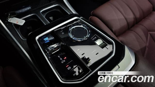 BMW i7 2024 — ფოტო 15/36