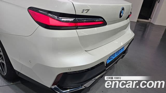 BMW i7 2024 — ფოტო 25/36