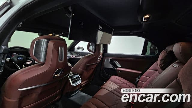 BMW i7 2024 — ფოტო 27/36
