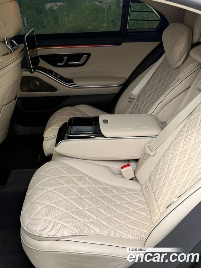 Mercedes-Benz S-Class 2021 — Photo 6/10