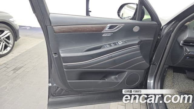 Genesis GV80 2021 — ფოტო 23/39
