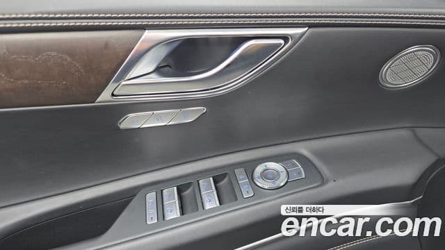 Genesis GV80 2021 — ფოტო 18/39