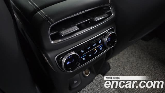 Genesis GV80 2021 — ფოტო 29/39