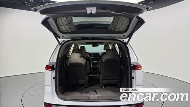Kia Carnival 2021 — фото 20 из 20