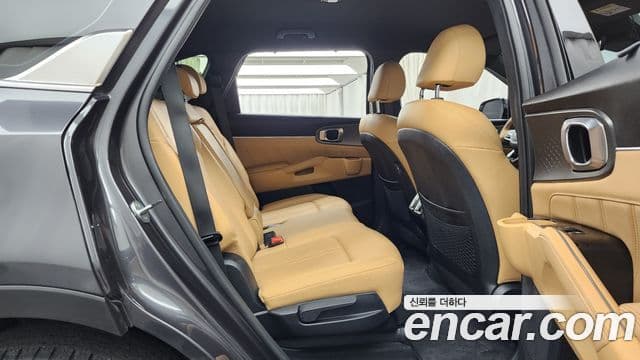 Kia Sorento 2022 — Фото 12/20